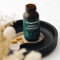 Cold-Pressed Hemp Seed Oil with Turmeric